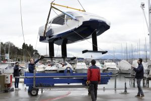 A hoist lifts a SeaBubble