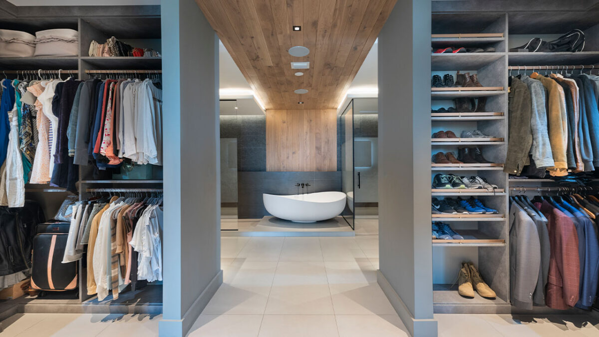 Curated visual reference: Gallery Detail: Luxurious Penthouse In Fort Lauderdale Inspired By James Bond Features